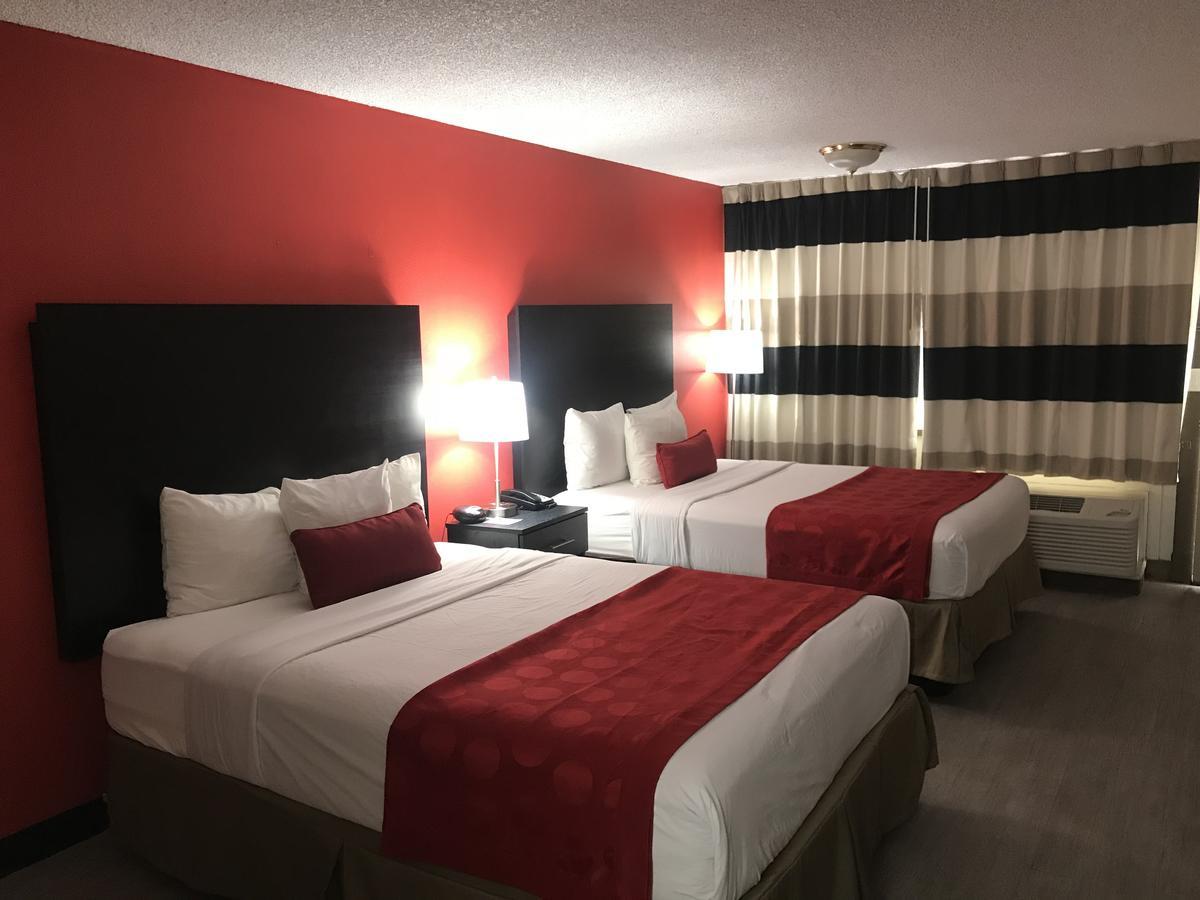 Hotel Ramada By Wyndham Mesa Downtown Exterior foto
