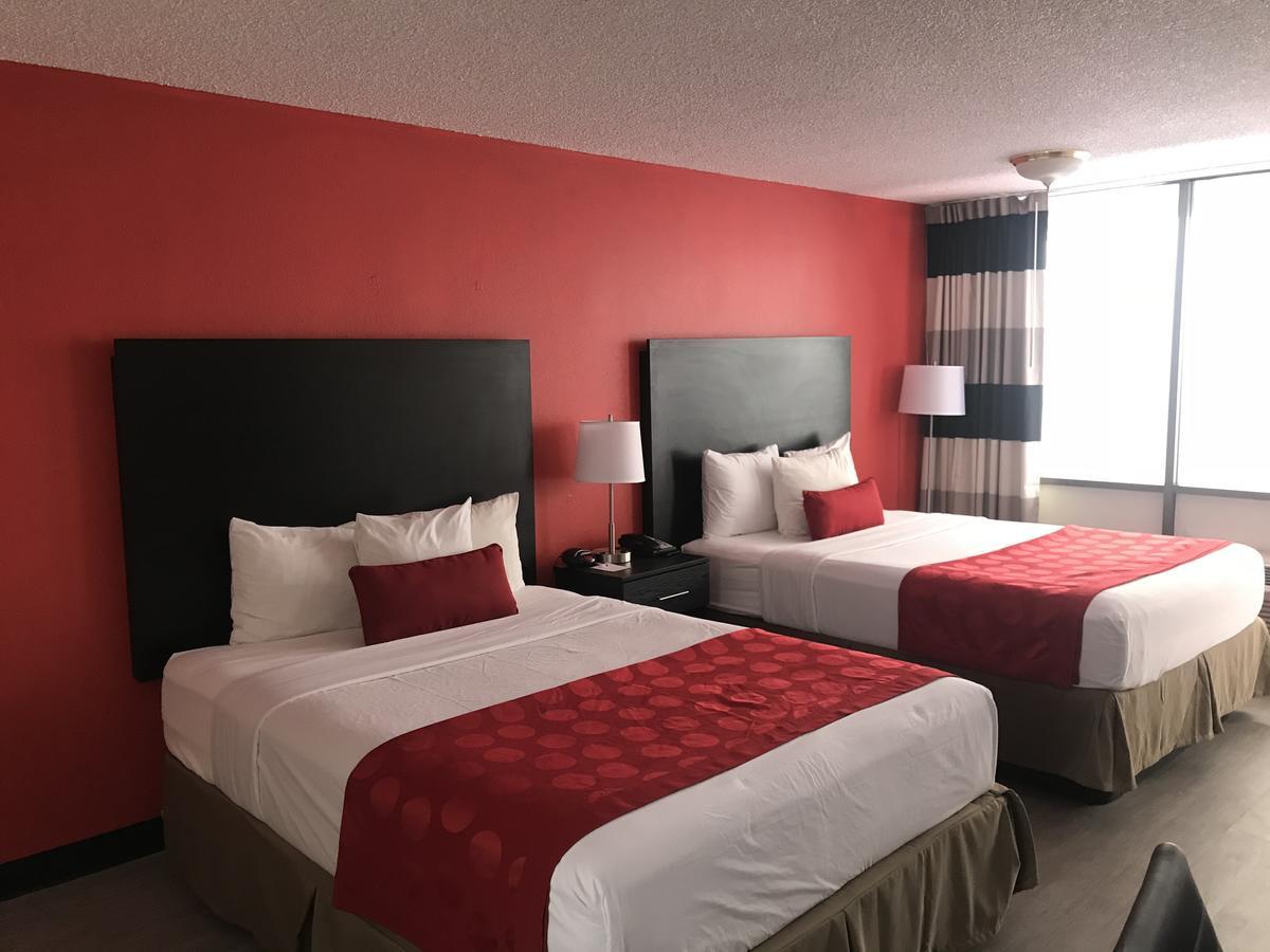 Hotel Ramada By Wyndham Mesa Downtown Exterior foto
