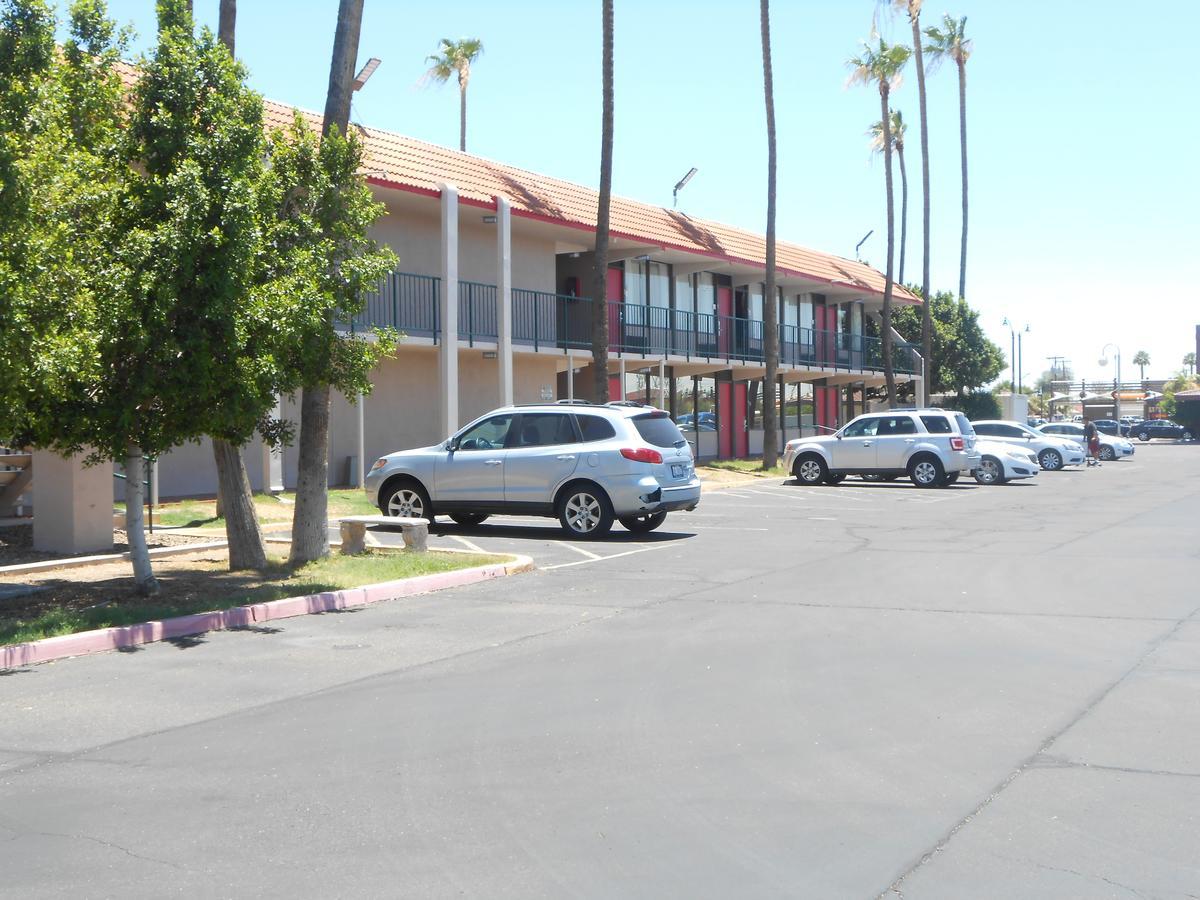 Hotel Ramada By Wyndham Mesa Downtown Exterior foto