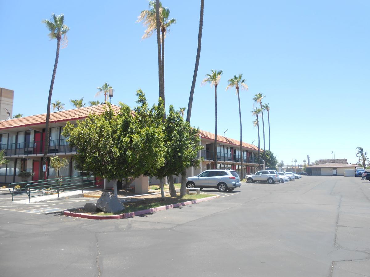 Hotel Ramada By Wyndham Mesa Downtown Exterior foto
