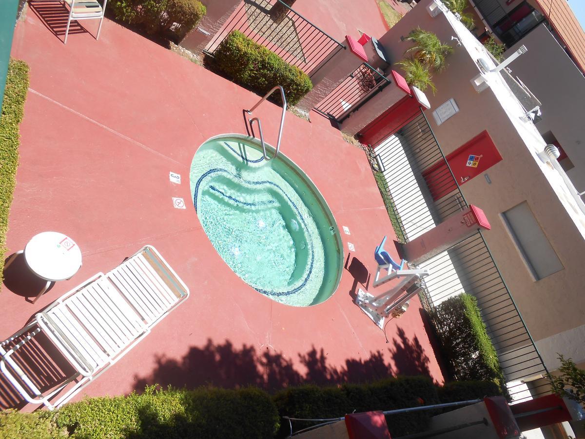 Hotel Ramada By Wyndham Mesa Downtown Exterior foto