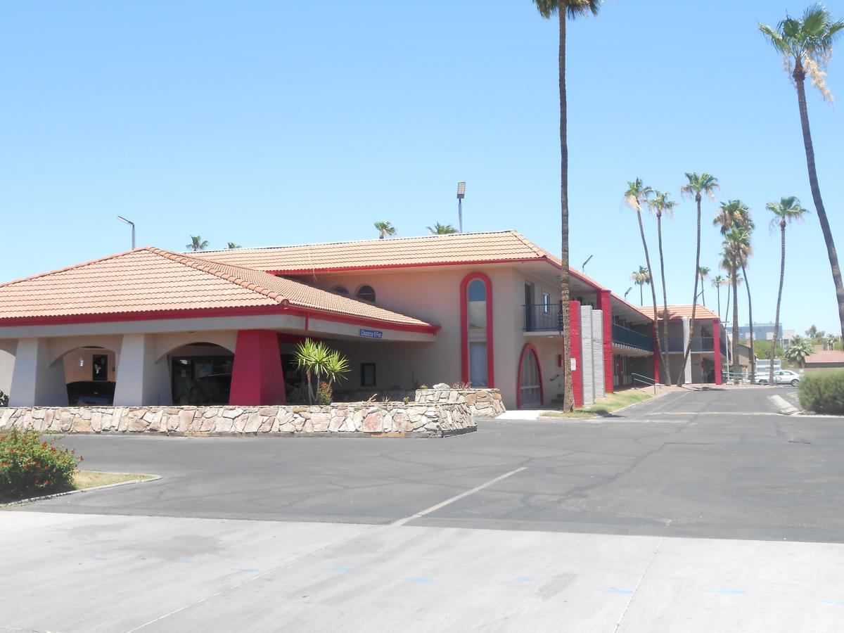 Hotel Ramada By Wyndham Mesa Downtown Exterior foto