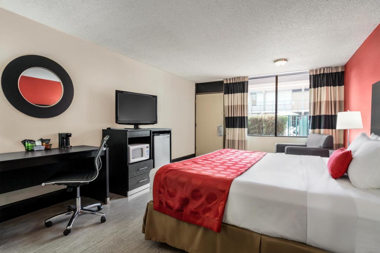 Hotel Ramada By Wyndham Mesa Downtown Exterior foto