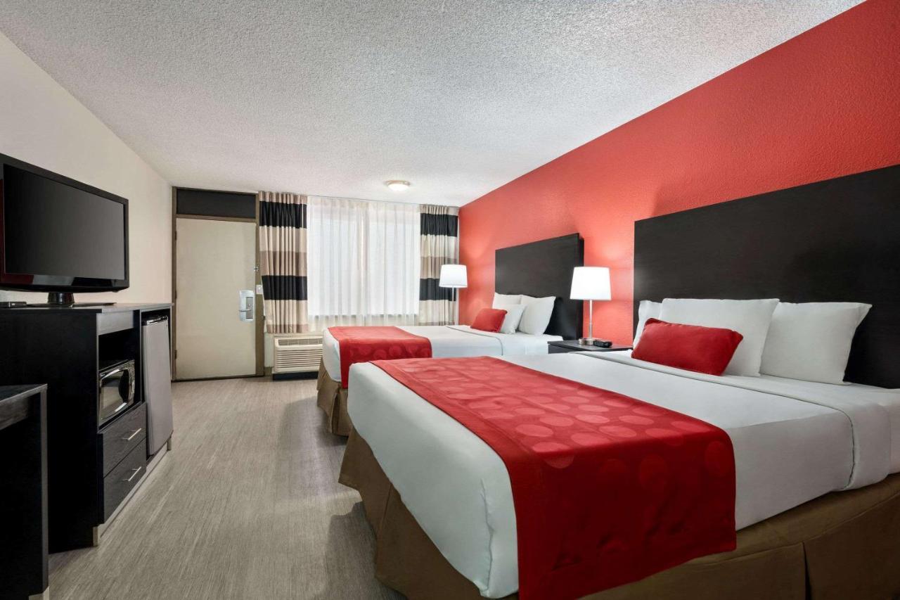 Hotel Ramada By Wyndham Mesa Downtown Exterior foto