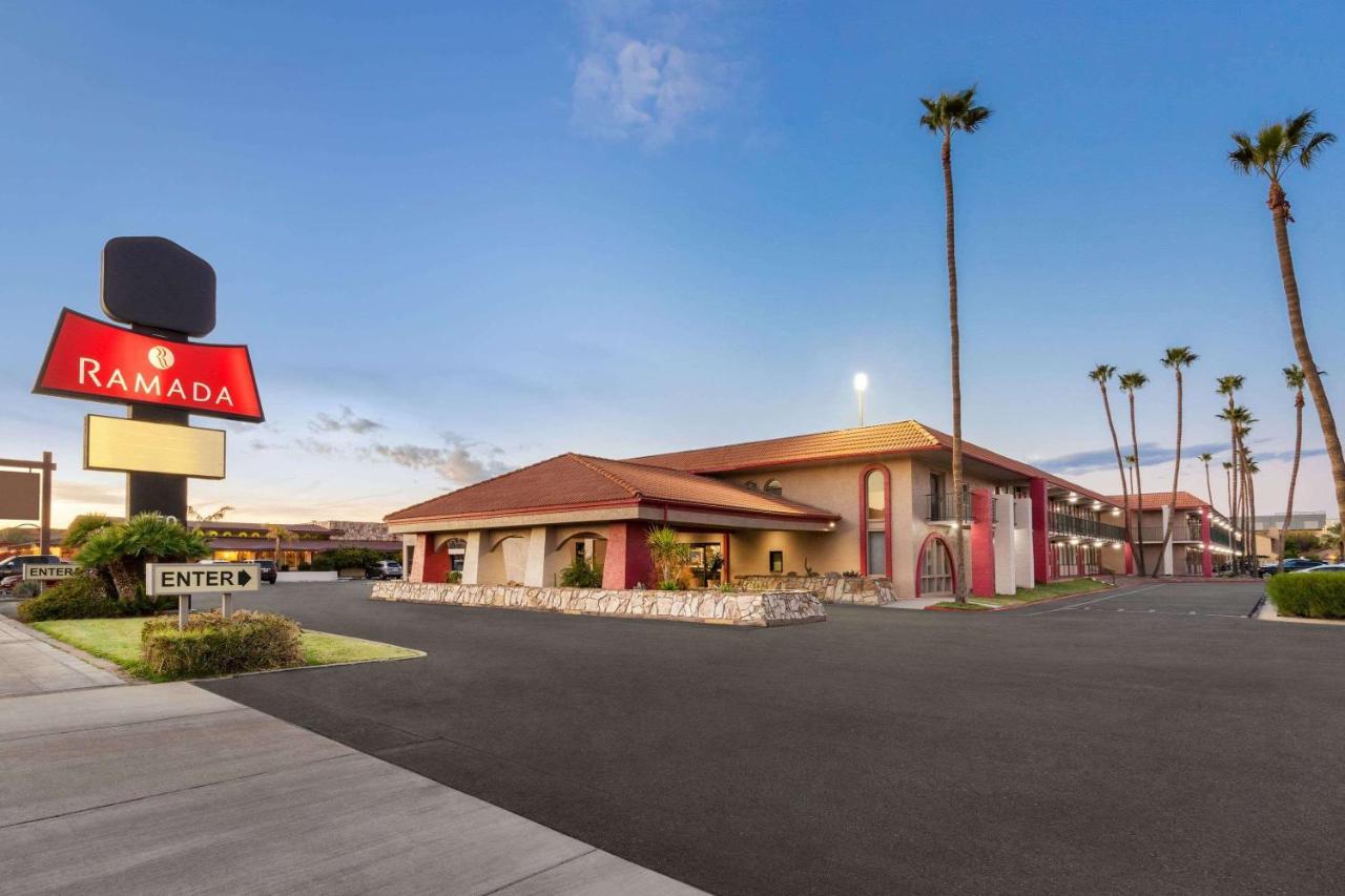 Hotel Ramada By Wyndham Mesa Downtown Exterior foto