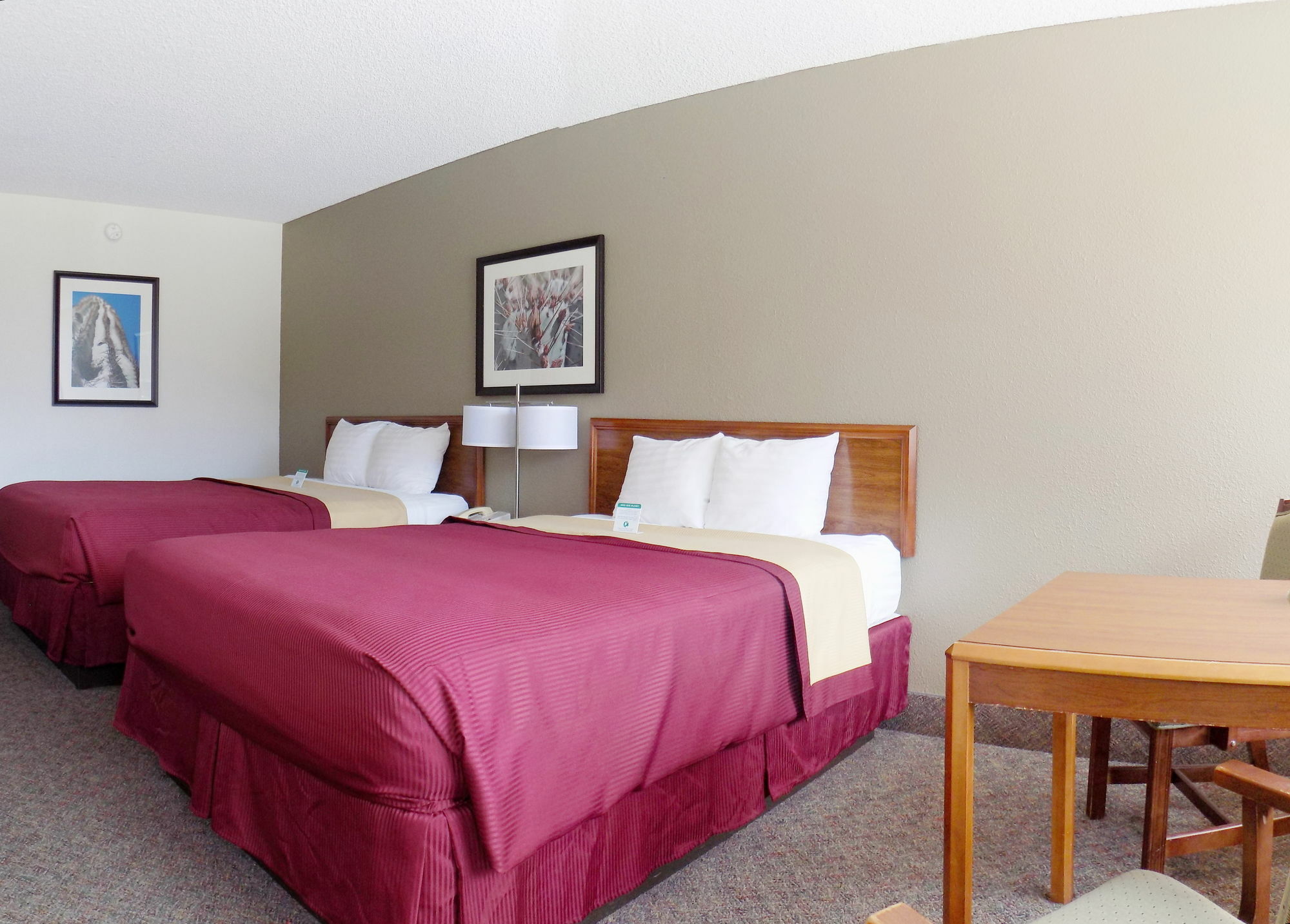 Hotel Ramada By Wyndham Mesa Downtown Exterior foto