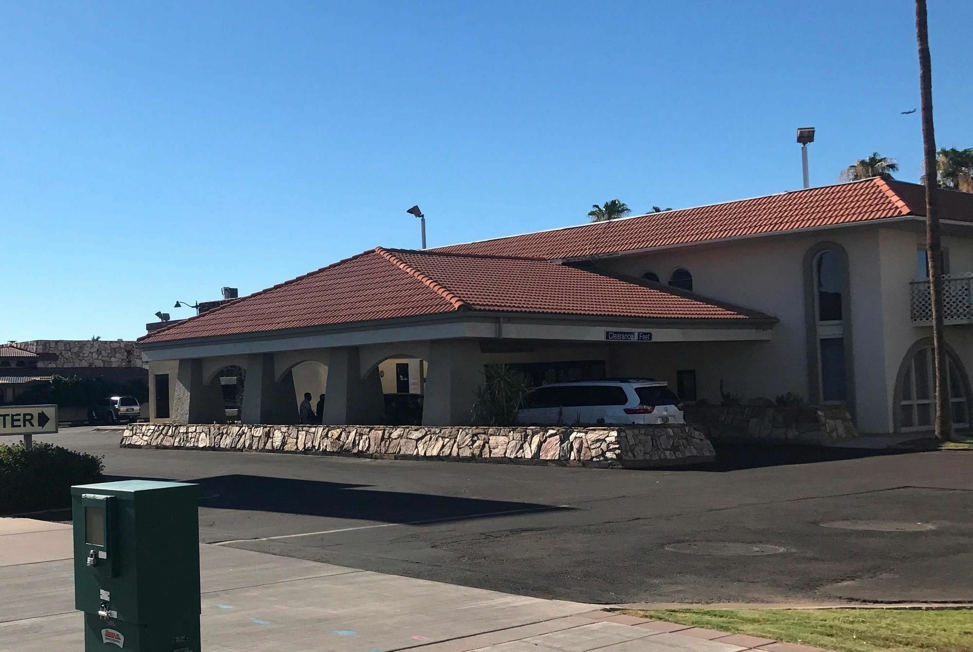 Hotel Ramada By Wyndham Mesa Downtown Exterior foto
